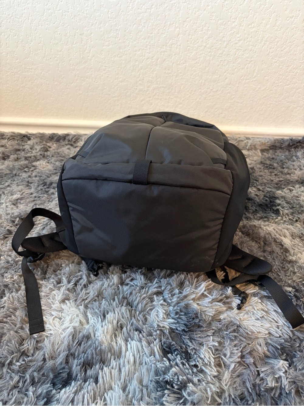 Patagonia Refugio Daypack 26L Black Backpack 2024 Laptop Bag Hiking STY47913 - Picture 5 of 11
